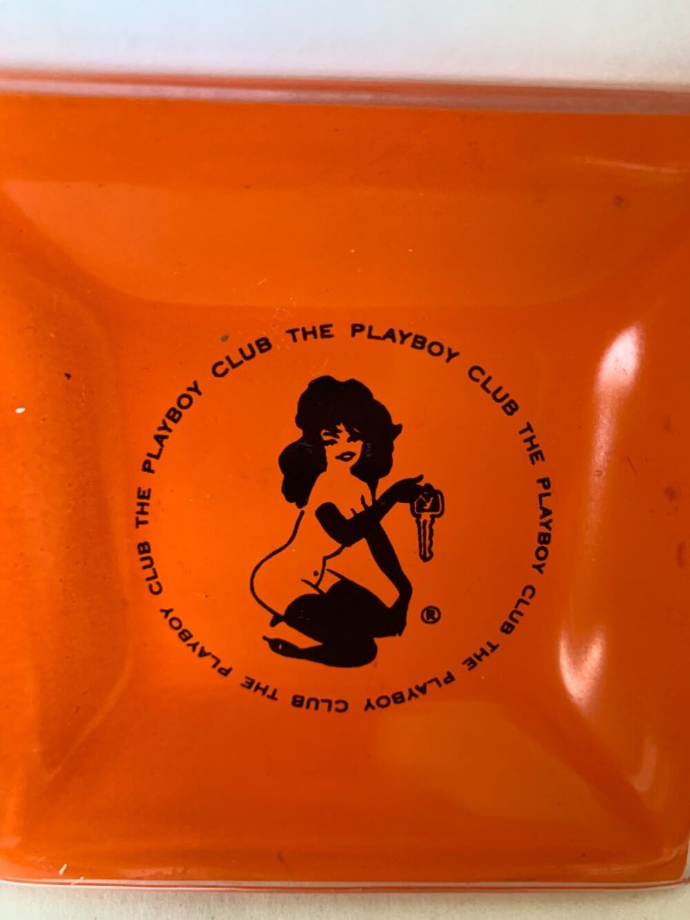 THE PLAYBOY CLUB ORANGE ASHTRAY KEY HOLDER TRAY 1960s - Picture 2 of 5